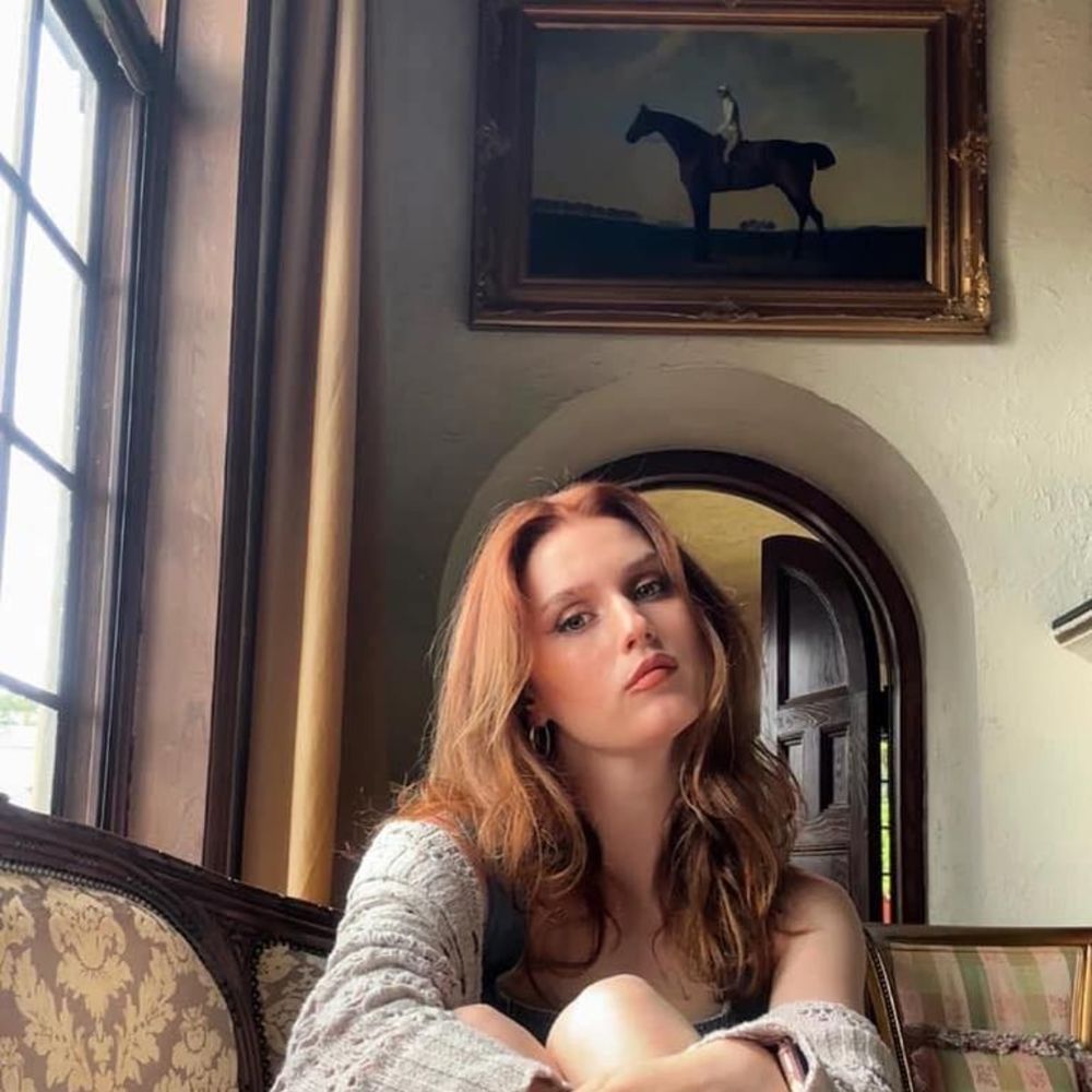 Meet your Posher, Caitlín